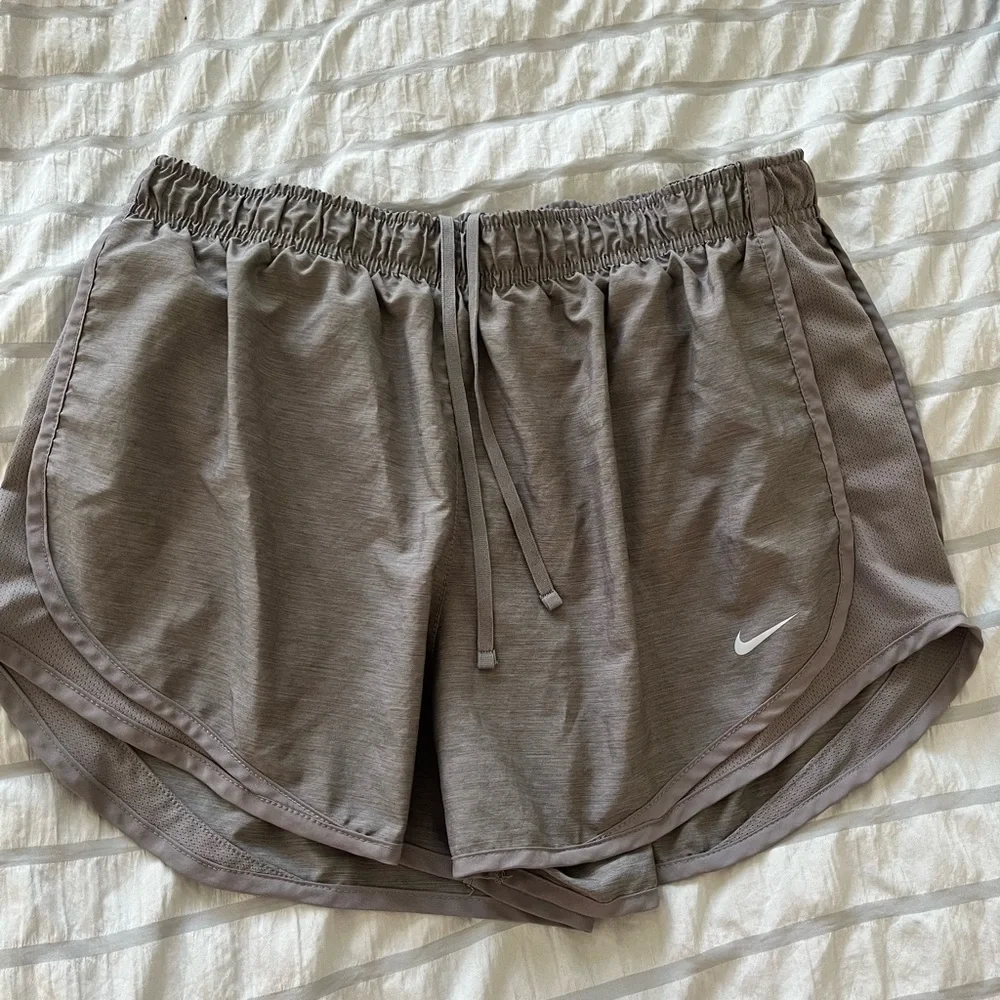 Nike Women's Charcoal Athletic Shorts - Picture 2 of 3